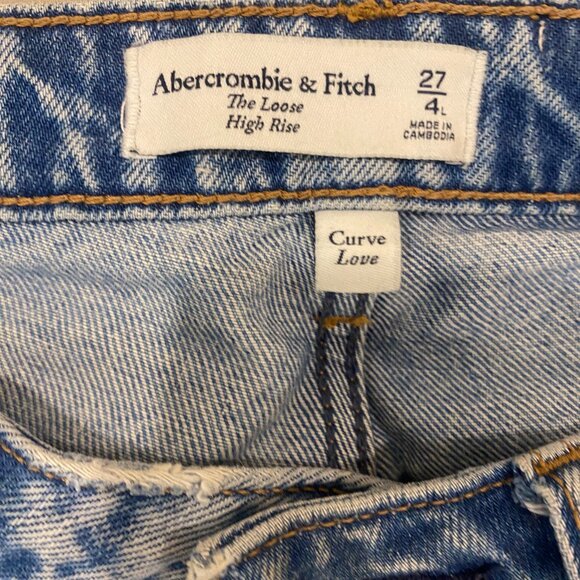 Abercrombie Curve Love High Rise Loose Jean [small hole!] - Picture 4 of 7